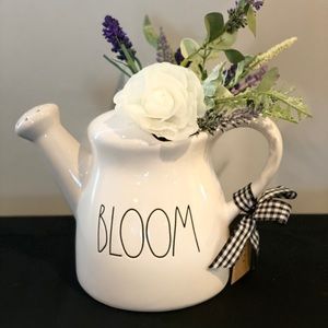 🌸 Rae Dunn Bloom Watering Can 🌸
